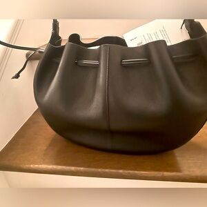 Mansur Gavriel
Flores Bag Black